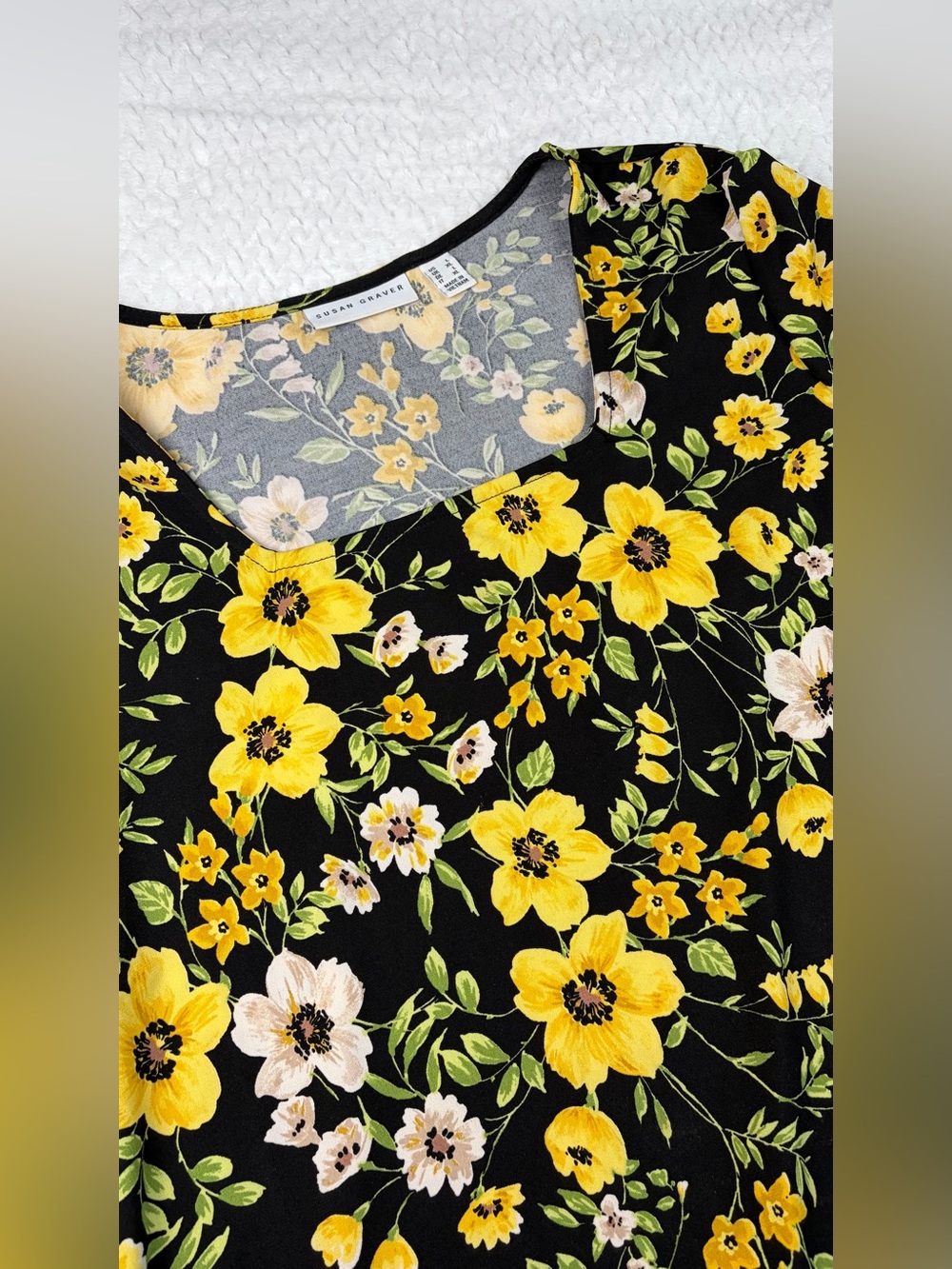 Susan Graver Liquid Knit Top Large Square Neck Short Sleeve Yellow Floral Black